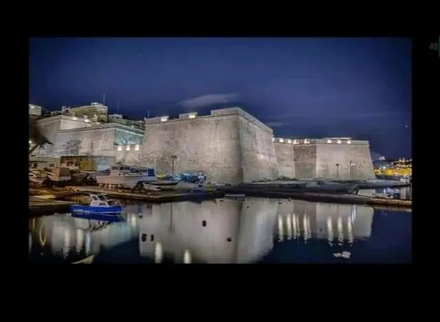 Seafront 1 Bedroom Maisonette Appartement *