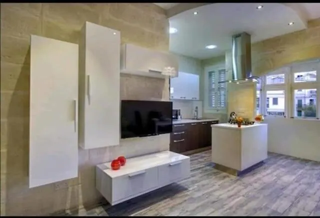 Seafront 1 Bedroom Maisonette Appartement *