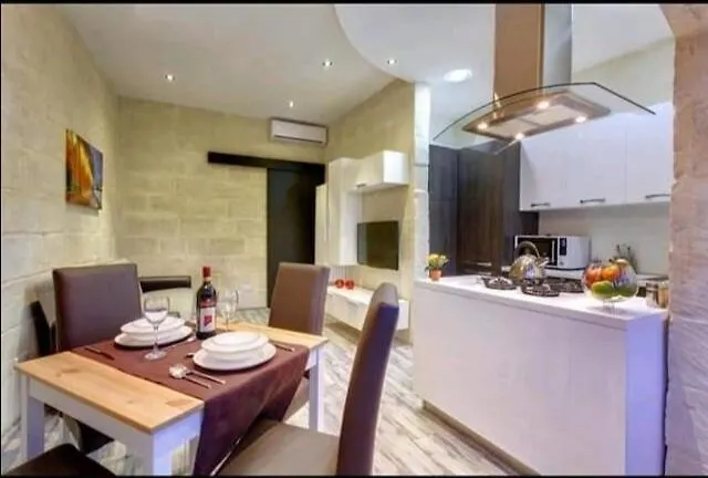 Seafront 1 Bedroom Maisonette Kalkara